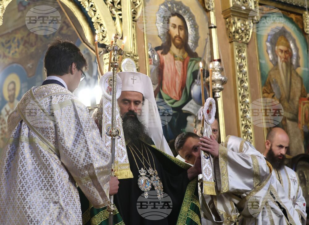 Храм  „Св. великомъченица Неделя“ - патриарх - литургия