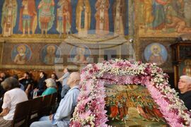 Храм  „Св. великомъченица Неделя“ - патриарх - литургия