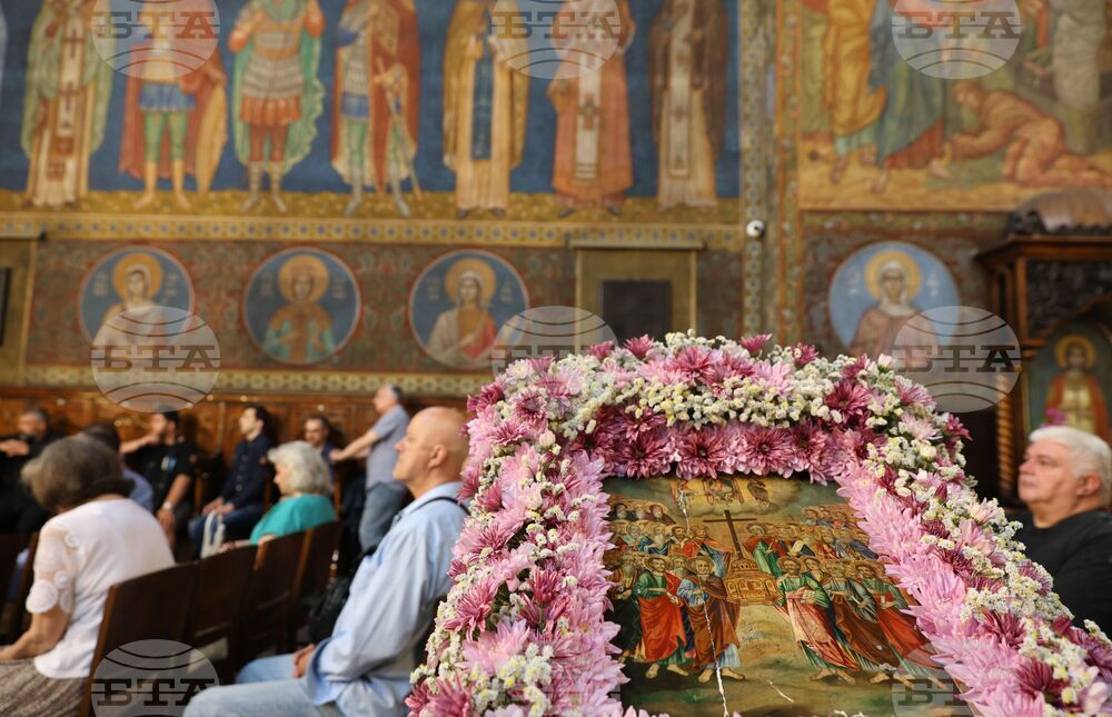 Храм  „Св. великомъченица Неделя“ - патриарх - литургия