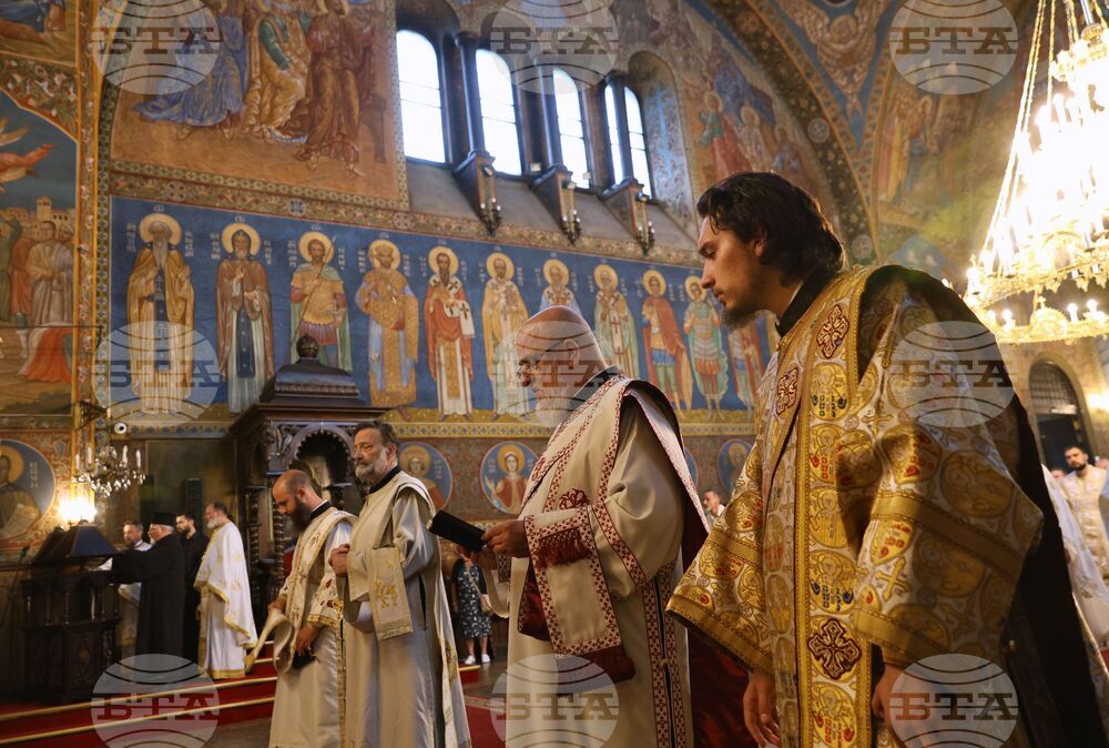 Храм  „Св. великомъченица Неделя“ - патриарх - литургия