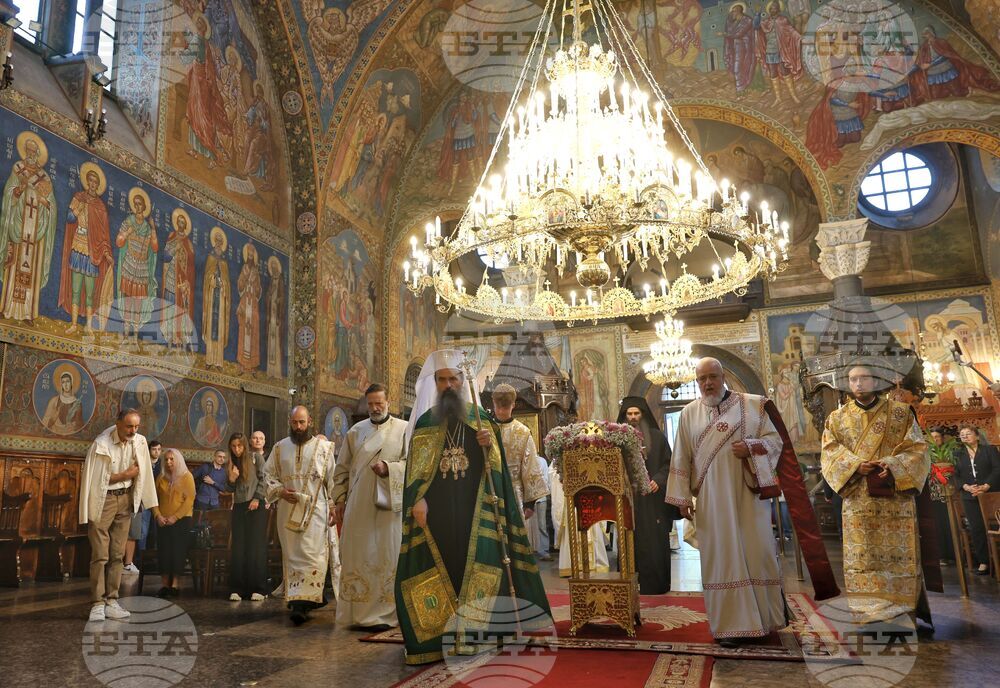 Храм  „Св. великомъченица Неделя“ - патриарх - литургия