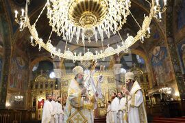 Храм „Св. великомъченица Неделя“ - патриарх - литургия
