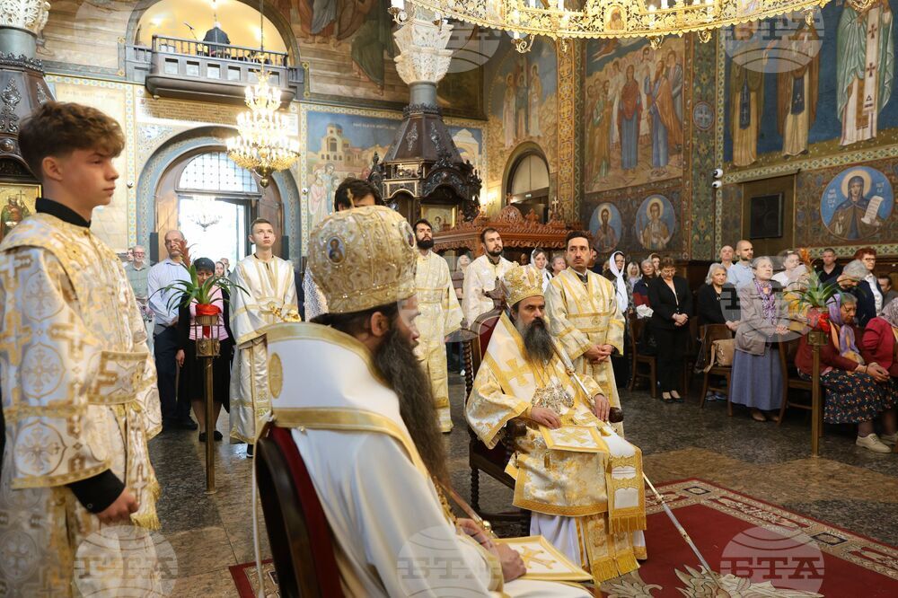 Храм „Св. великомъченица Неделя“ - патриарх - литургия