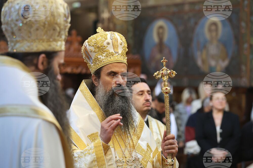Храм „Св. великомъченица Неделя“ - патриарх - литургия