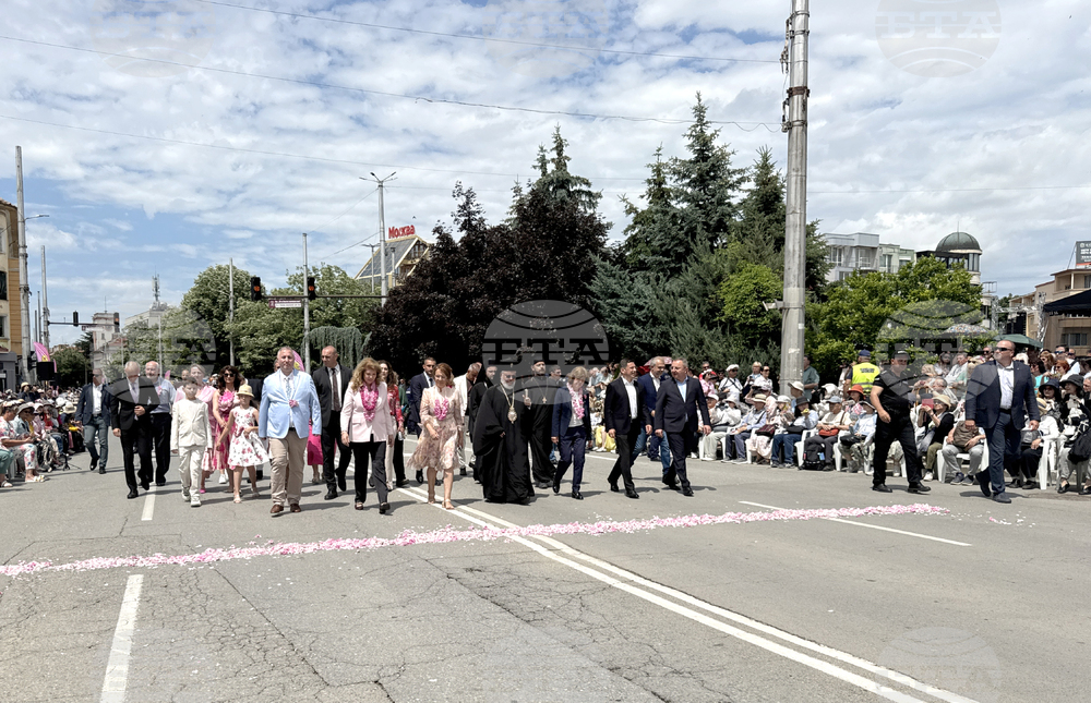 Казанлък - Празник на розата - шествие