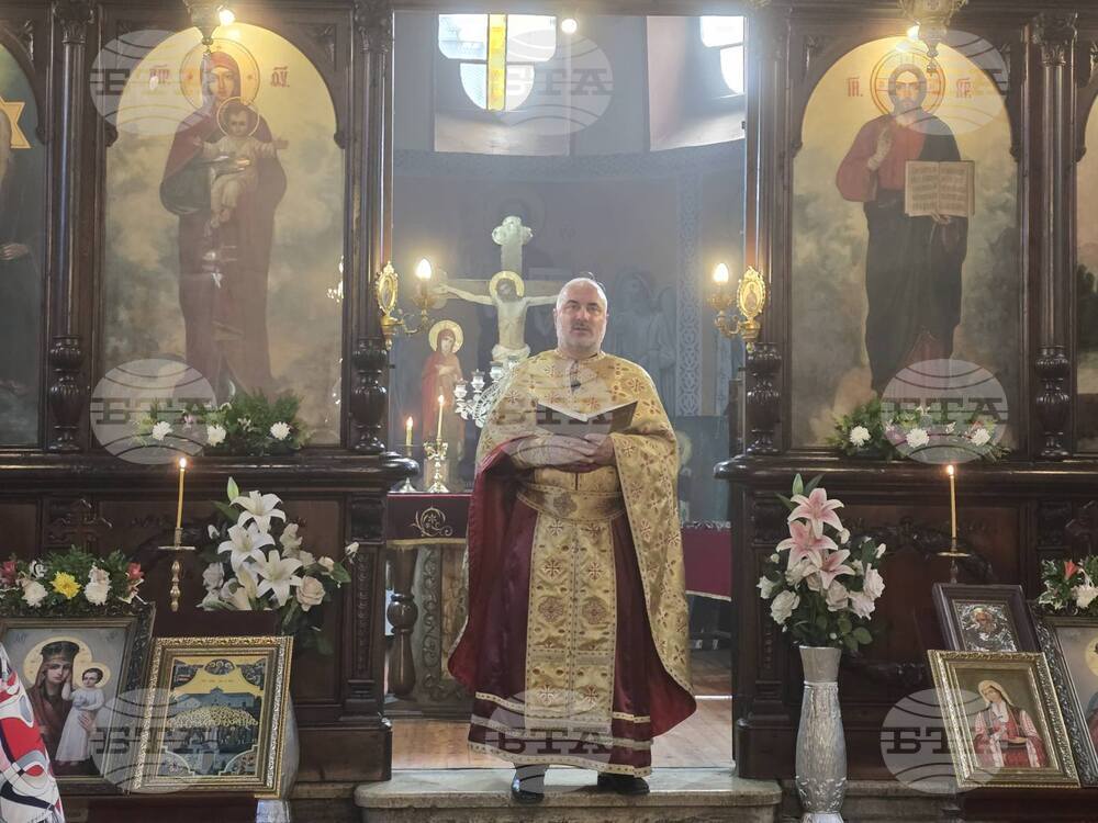Почитаме светците като верни приятели, защото те са храм на Светия Дух, каза отец Велико в Добрич