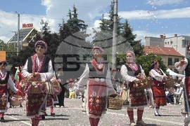 Казанлък - Празник на розата - шествие