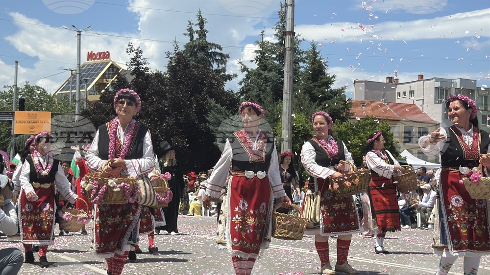 Казанлък - Празник на розата - шествие