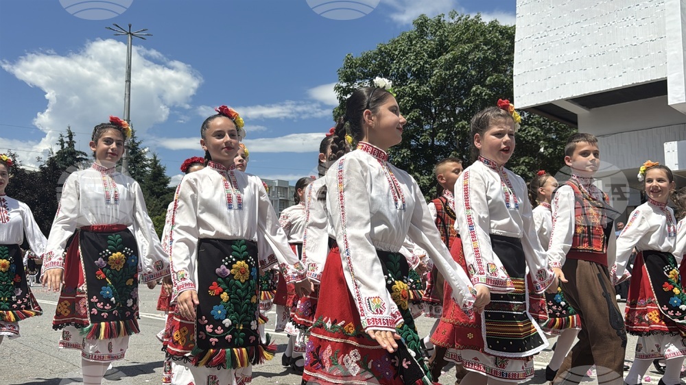 Казанлък - Празник на розата - шествие