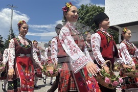 Казанлък - Празник на розата - шествие
