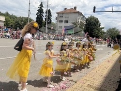 Казанлък - Празник на розата - шествие