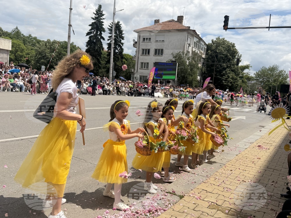 Казанлък - Празник на розата - шествие