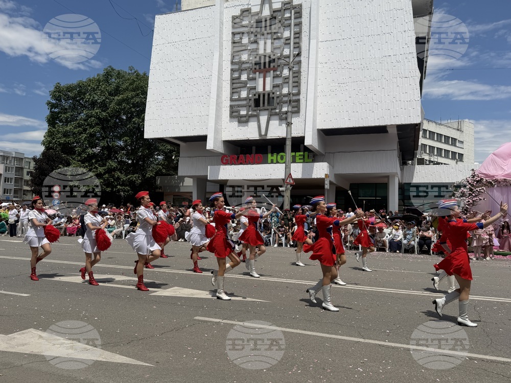Казанлък - Празник на розата - шествие