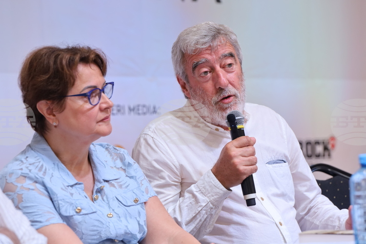 Kostadin Kostadinov Presents Romanian Edition of His Novel "The Butterfly Hunter" in Bucharest