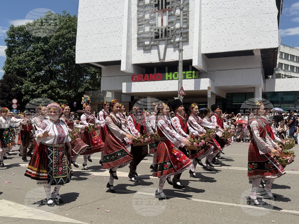 Казанлък - Празник на розата - шествие