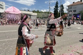 Казанлък - Празник на розата - шествие