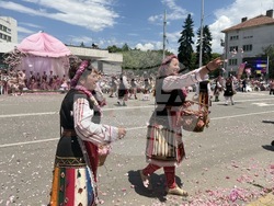 Казанлък - Празник на розата - шествие
