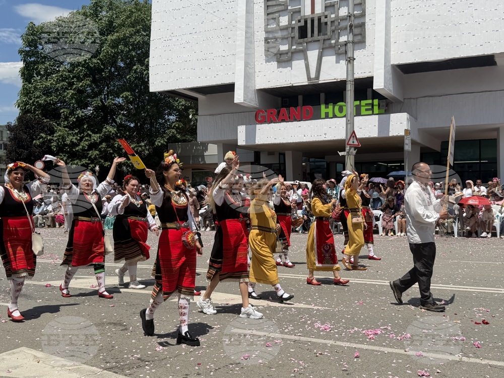 Казанлък - Празник на розата - шествие