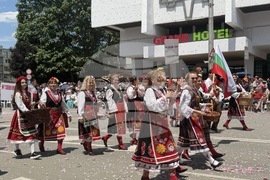 Казанлък - Празник на розата - шествие