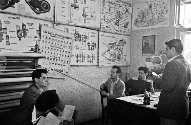 Изпит за шофьори в КАТ през 1952 година