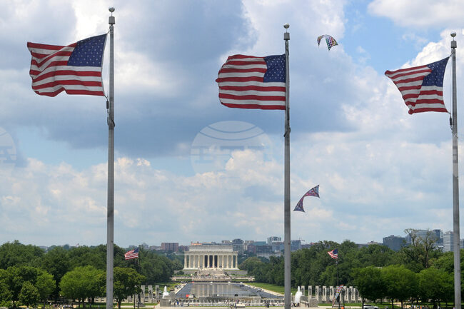 APTOPIX Lincoln Memorial Reflecting Pool
