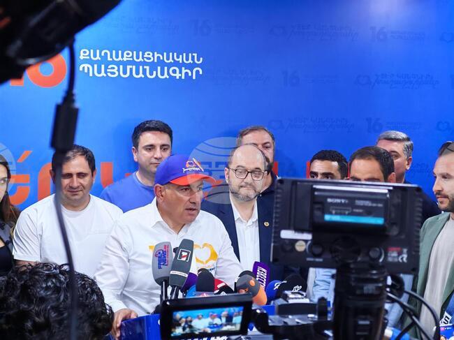 Олигархичната система трябва да бъде напълно изкоренена от Армения, заяви Пашинян, обявявявайки победа на парламентарния вот