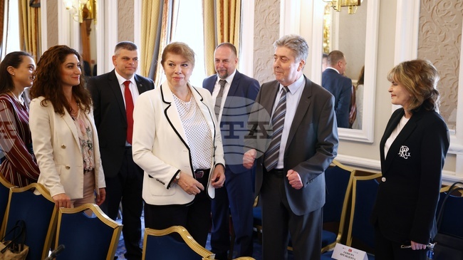 Категоричен противник съм на Черно море да се гледа само като на милитаризираща се зона, каза президентът Илияна Йотова на форум за сигурността