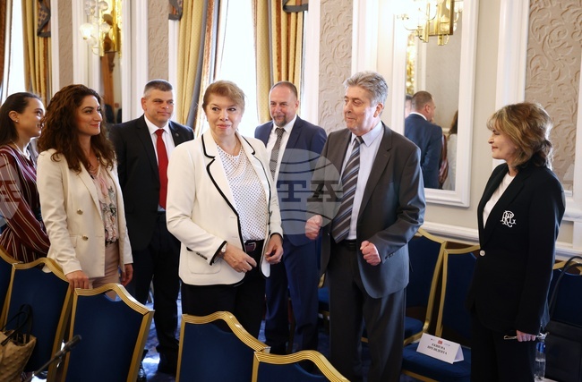 Категоричен противник съм на Черно море да се гледа само като на милитаризираща се зона, каза президентът Илияна Йотова на форум за сигурността