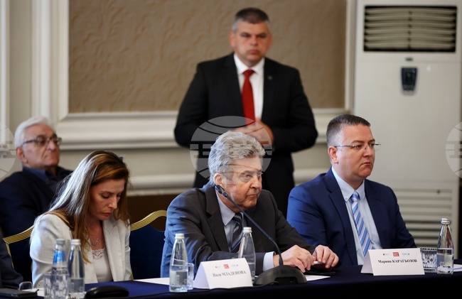 Analyst Suggests Bulgaria, the Balkans Could Serve as Platform for Dialogue with Russia