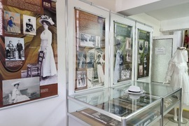 Перник - „Модата в огледалото на едно столетие (1850-1950)“ - изложба