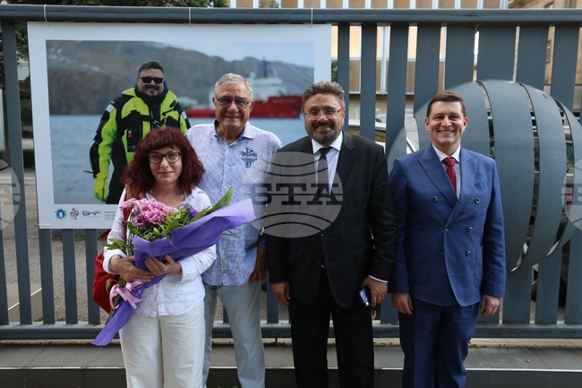 Българско национално радио - фотоизложба „Ехо от Антарктика“ - откриване
