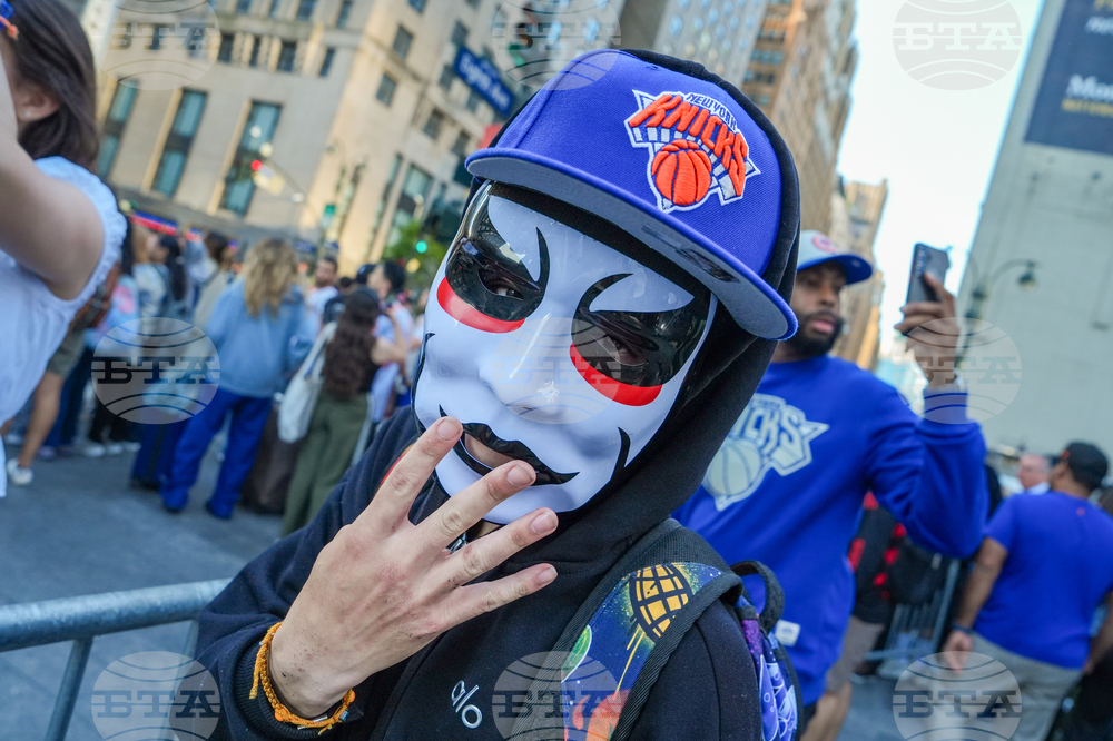 Trump Knicks Basketball