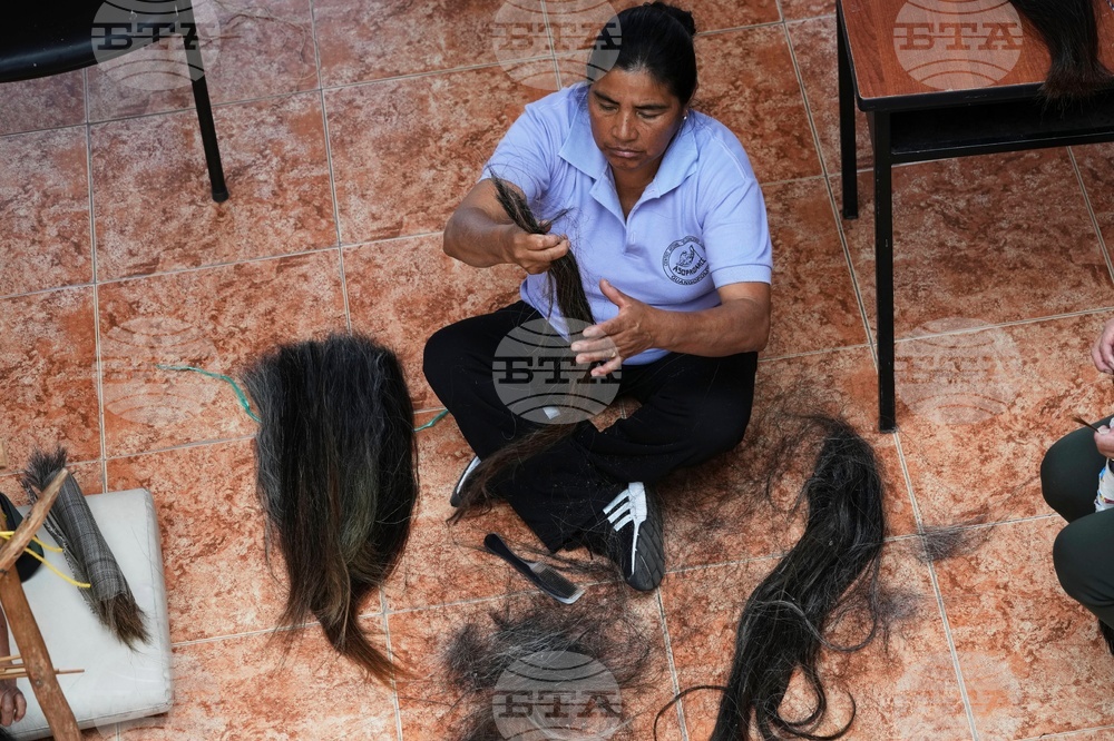 Ecuador Dying Art