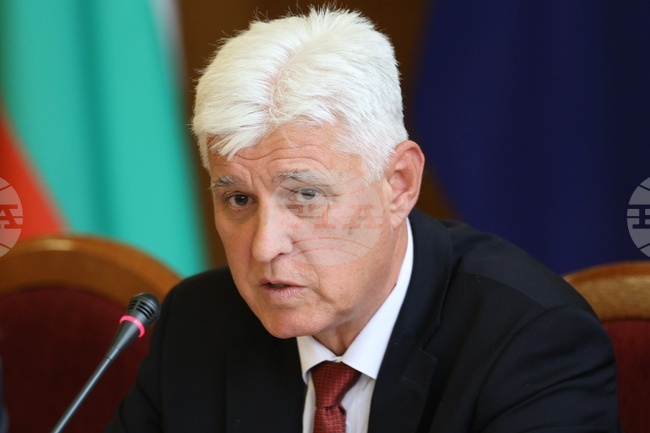 Министърът на отбраната Димитър Стоянов представи приоритетите си 