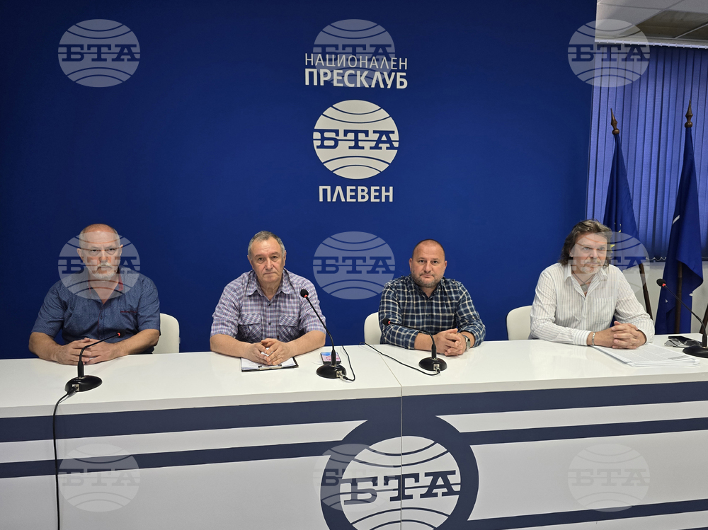 Национален пресклуб на БТА Плевен - паметник - опълченци