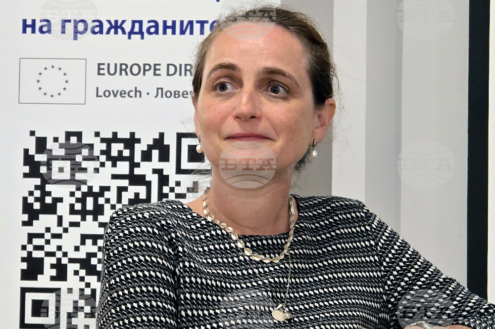 Ловеч - Йорданка Чобанова - дискусия с ученици
