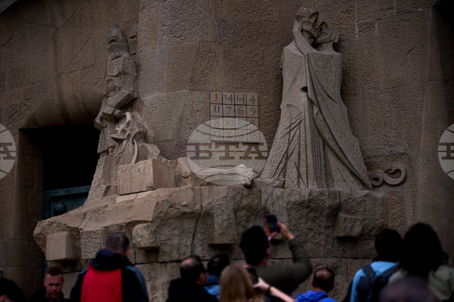 Sagrada Familia Pope Insider Tour