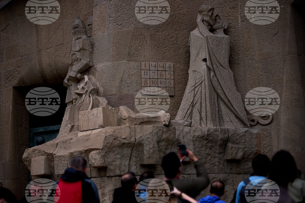 Sagrada Familia Pope Insider Tour