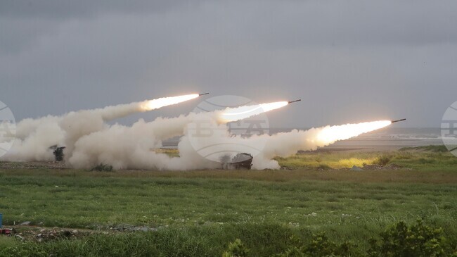Тайван започна мащабни военни учения на фона на натиск от страна на Пекин