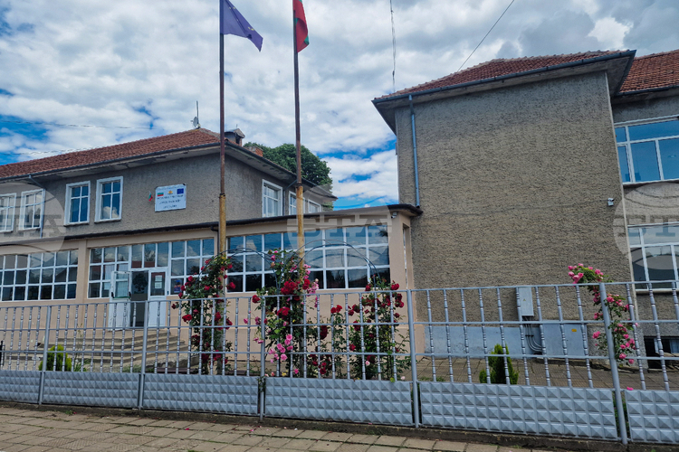 В исперихското село Подайва на частични избори гласоподавателите подават вота