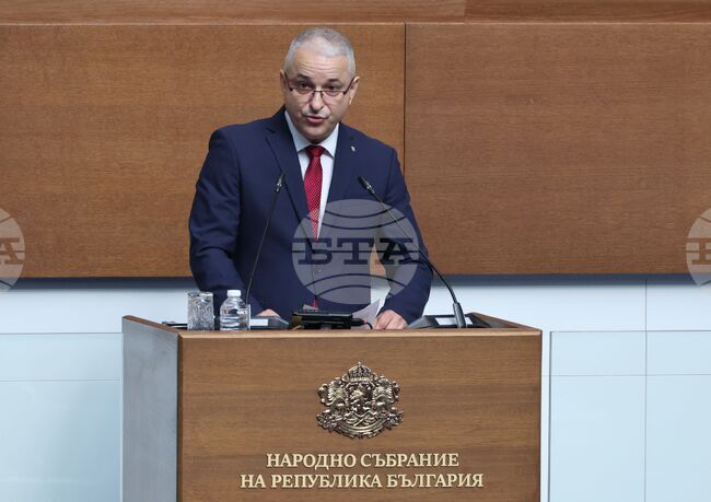 „Възраждане“ се обявиха против решението на МОН за въвеждане на мярка за неизползваните лимити на държавните училища
