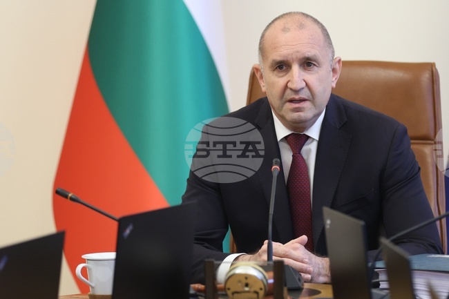 Правителството слага край на предоставянето на въоръжение от българската армия за Украйна, заяви премиерът Румен Радев