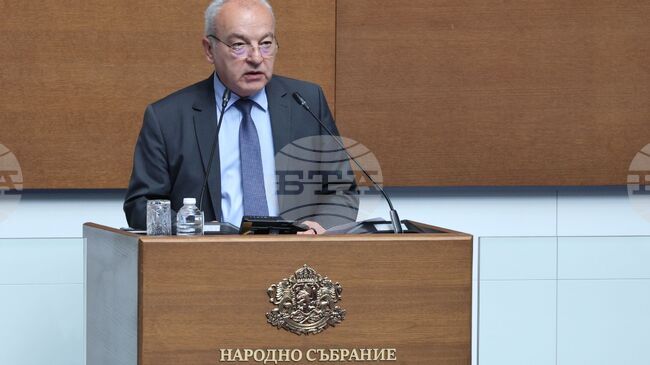  Вдигането на тавана на дълга ще осигури ресурс за префинансиране на очакваните значителни плащания по НПВУ, каза министър Гълъб Донев