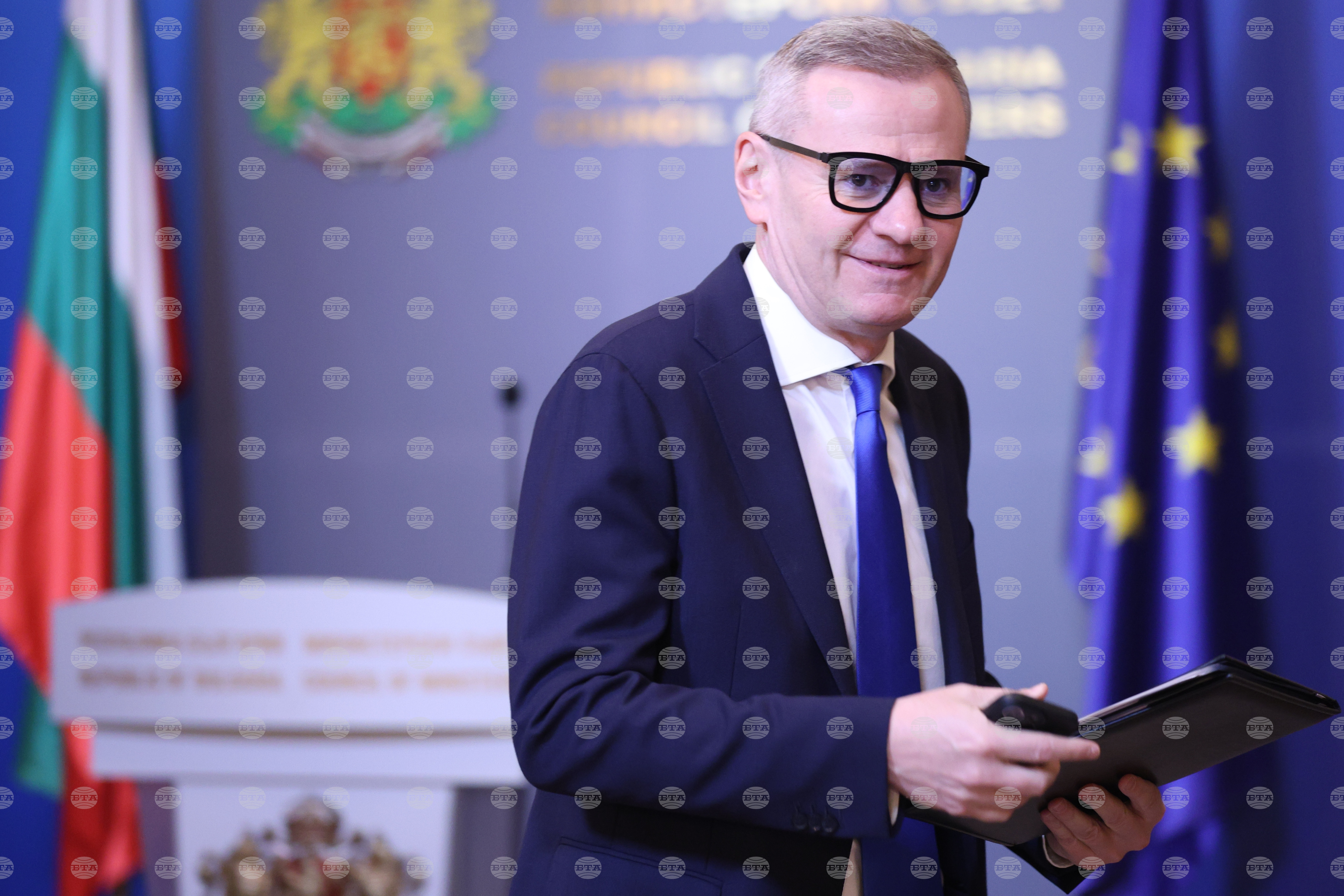 Целта е ремонтът на покрива на Националната гимназия за приложни изкуства в Трявна да бъде направен максимално бързо, каза министър Евтим Милошев