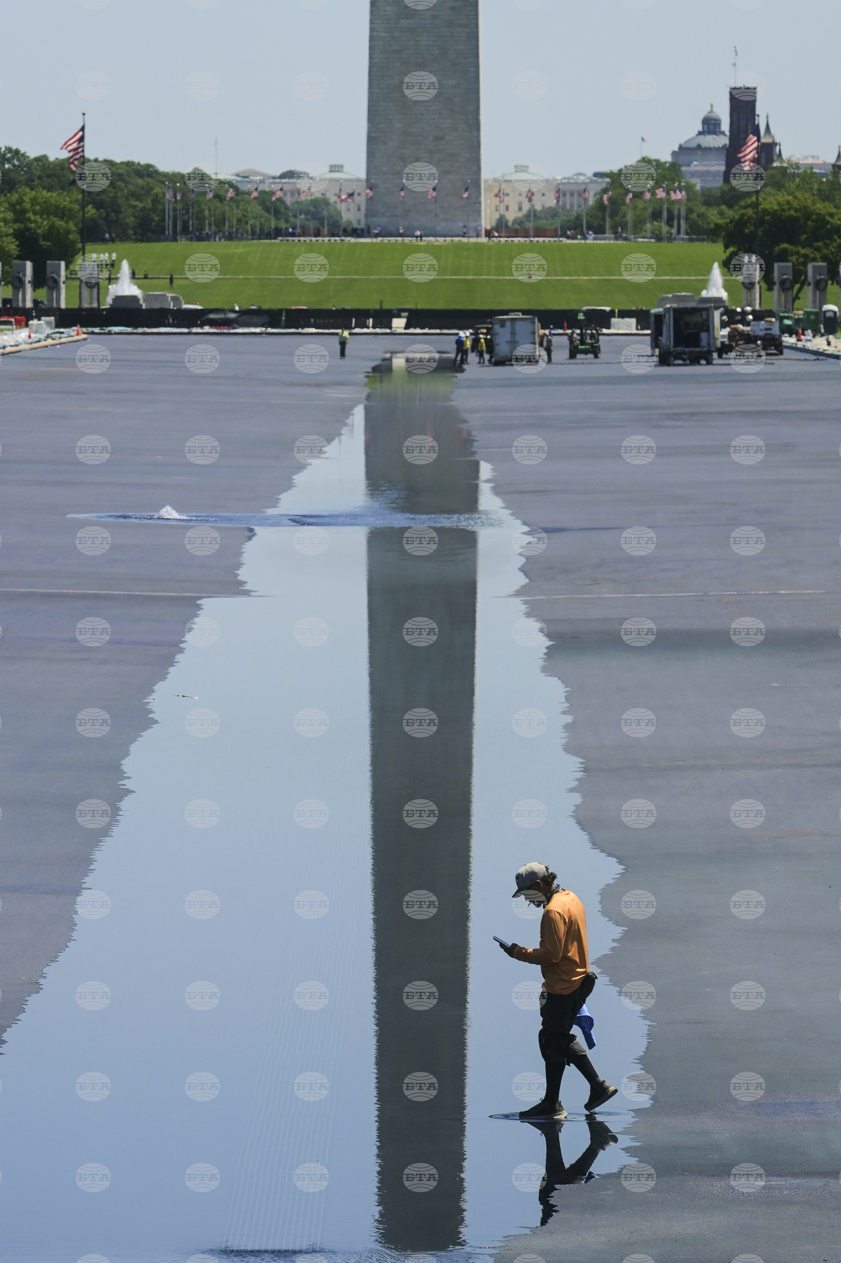 APTOPIX Lincoln Memorial Reflecting Pool