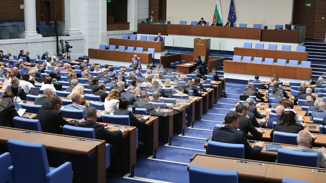 На първо четене парламентът даде възможност на правителството да тегли нов дълг до 3,8 млрд евро