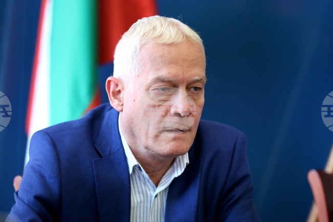 Заместник-министърът на здравеопазването проф. Петко Салчев е подал оставка