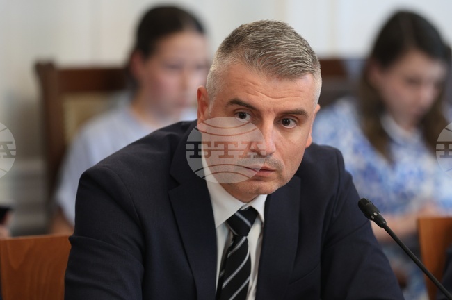  Замразяването на договора с "Боташ" е "глътка въздух" за "Булгаргаз", но какво се случва след тези 15 месеца, коментира Радослав Рибарски
