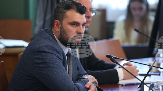  Декларация, подписана от външния министър, е такава, зад която седи държавата, каза депутатът от ГЕРБ Георг Георгиев