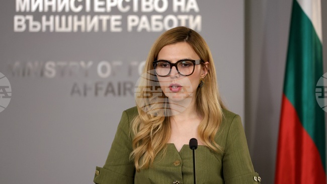 Има и друга държава членка, която изразява резерви към включването на патриарх Кирил в санкционния списък, каза министър Велислава Петрова